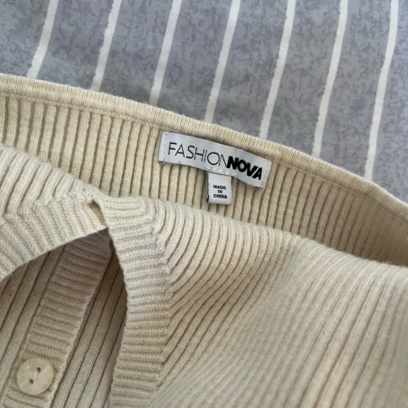 Fashion Nova Cream Ribbed Halter Button-Up Crop - Picture 3 of 3